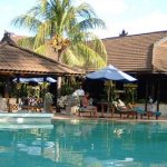Zwembad en restaurant